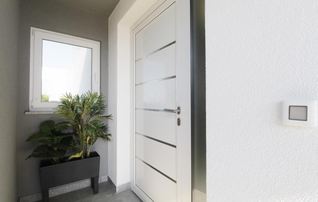 Apartments La Mar Zambratija Екстер'єр фото