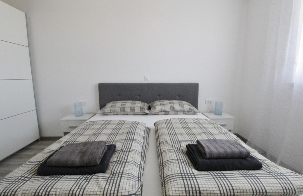 Apartments La Mar Zambratija Екстер'єр фото